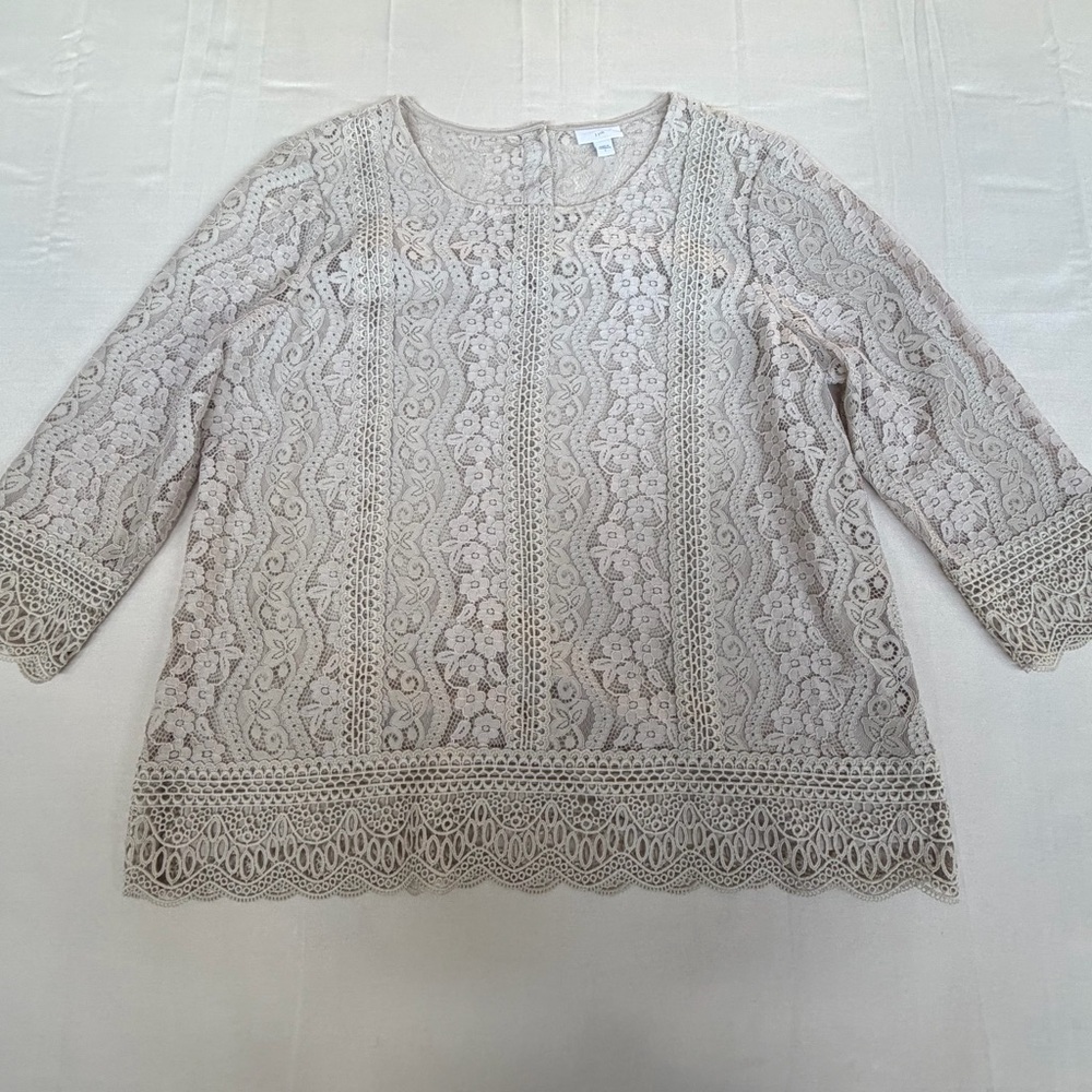 J Jill Grey Floral Lace Overlay Blouse Large 3/4 Sleeve Scalloped Hem Elegant